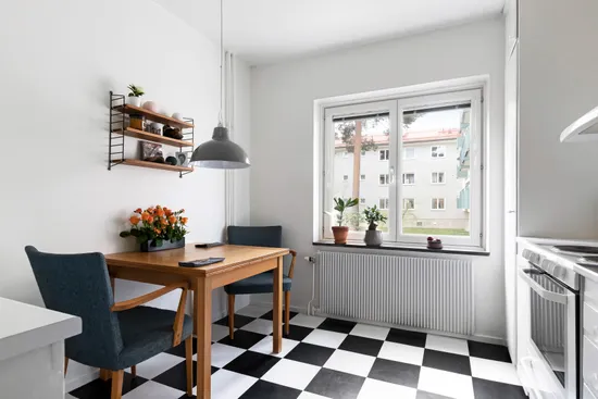Bostadsrätt, Emågatan 38, 1tr, Bagarmossen, Stockholm