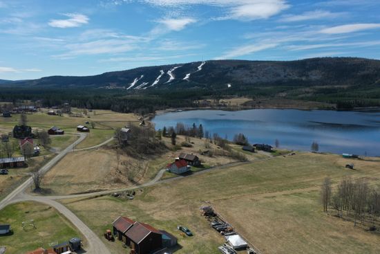 Tomt, Östbacksvägen, Klövsjö, Berg