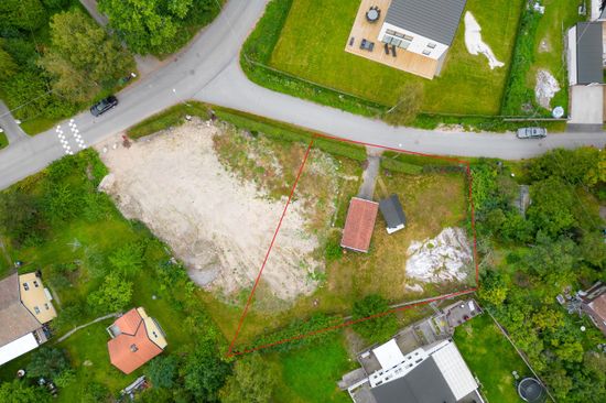 Tomt, Fredsvägen 7, Roslags-näsby, Täby