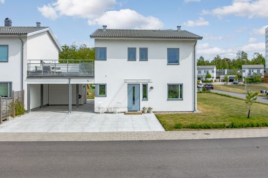 Villa, Radhus, Trumpetvägen 14, Tröinge Ängar, Falkenberg