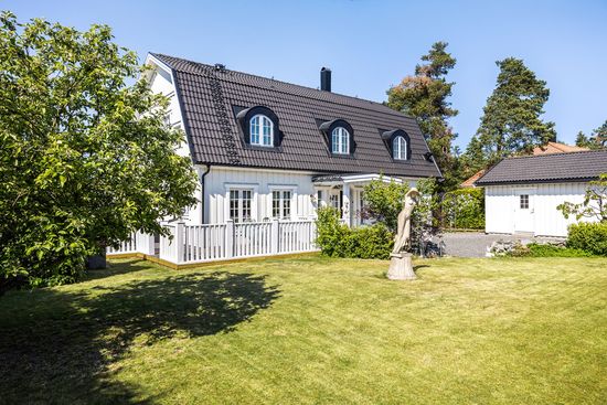 Villa, Höjdvägen 11, Länna, Huddinge