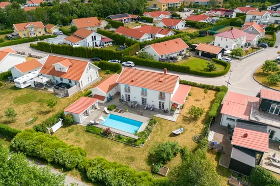 Villa, Badmintongatan 6, Gröngarn, Enköping