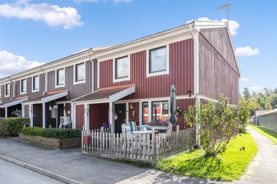 Radhus, Hjortronstigen 2, Nyhem, Finspång