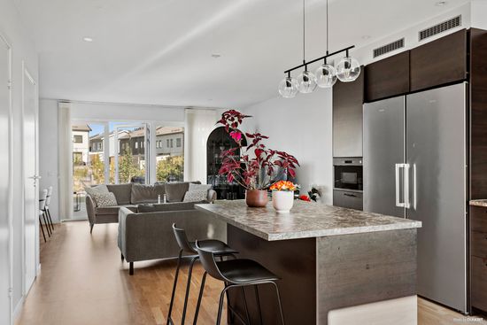 Radhus, Eds Sjöväg 30, Upplands Väsby