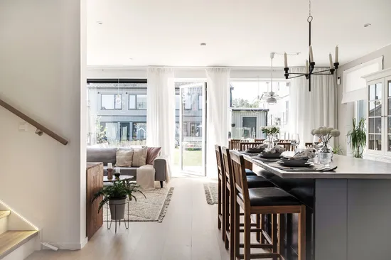 Radhus, Vildsvinsvägen 10A, Läggesta, Strängnäs