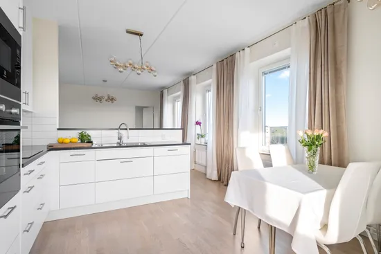 Bostadsrätt, Källtorpsvägen 11, våning 12, Kallhäll, Järfälla