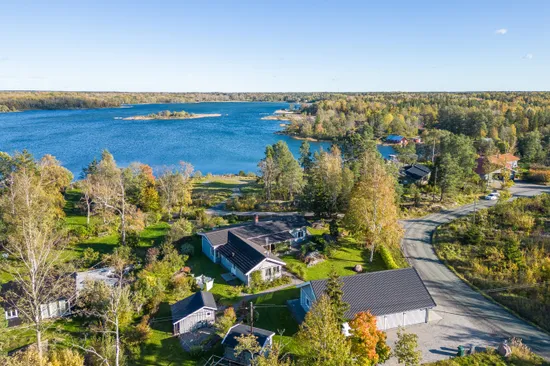 Villa, Bredsundsvägen 94, Herräng, Norrtälje