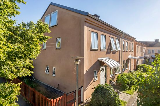 Radhus, Pilsbovägen 19A, Sigtuna - Pilsbo, Sigtuna