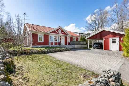 Villa, Bläcksvampsvägen 4, Ekeby-Almby, Örebro