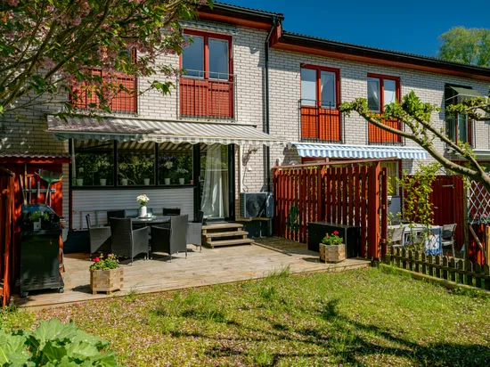 Villa, Radhus, Tetorpsvägen 40, Centrala Väsby, Upplands Väsby