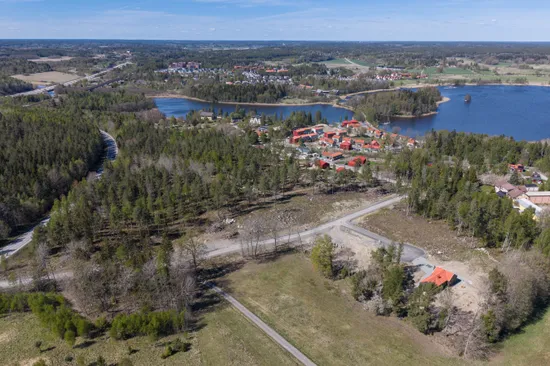 Tomt, Lotorpsvägen 28, Strängnäs