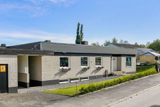 Villa, Gådeåvägen 9 & 11, Gådeåstaden, Härnösand