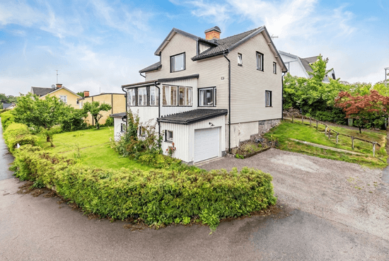 Villa, Rosenhällsgatan 12, Snopptorp, Eskilstuna