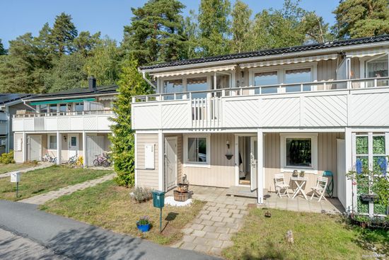 Radhus, Annerovägen 17, Rotsunda, Sollentuna