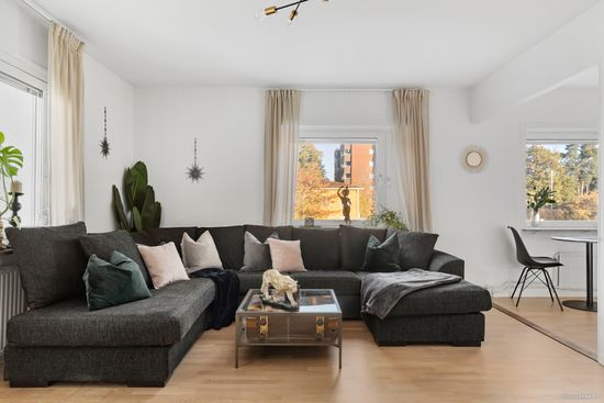 Bostadsrätt, Torget 5B, Kungsängen centrum, Upplands-Bro