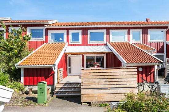 Radhus, Västra Söbacken 49, Centralt, Stenungsund