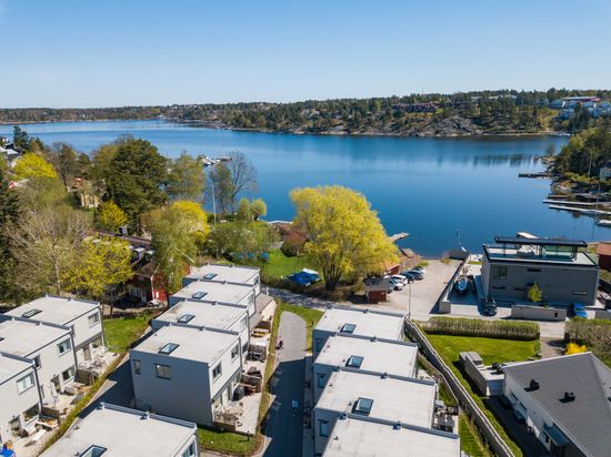 Radhus, Plåtslagarvägen 32, Mörtnäs, Värmdö