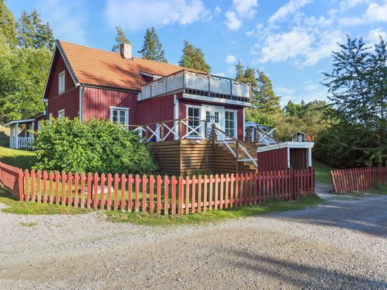 Villa, Grundbro Solbrinken 2, Strängnäs