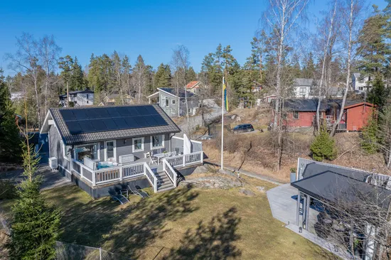 Villa, Abrahamsbergsvägen 26, Högmora, Huddinge