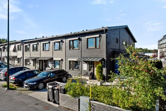 Radhus, Lövhagsvägen 23, Ullna Strand, Arninge, Täby