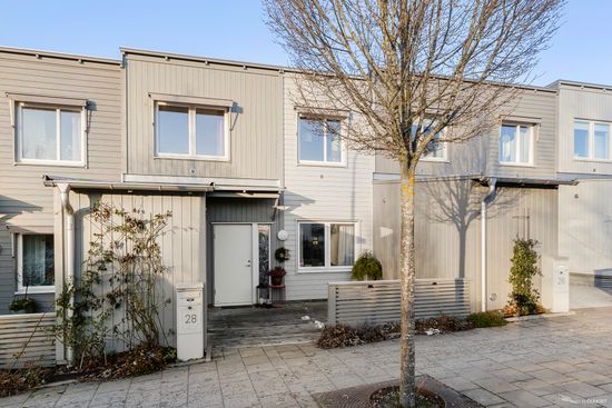 Radhus, Gräsklipparvägen 28, Vällingby, Stockholm