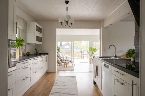 Villa, Loggvägen 5 - med sjöutsikt, Frufällan, Borås