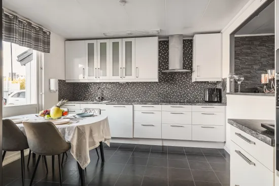 Villa, Radhus, Fågelsångsvägen 14, Tegelviken, Motala