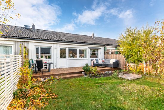 Villa, Radhus, Dvärglinsgränd 86, Hässelby Norra Villastad, Stockholm