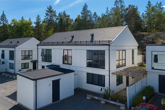 Radhus, Tallmyrvägen 28, Högmora, Huddinge
