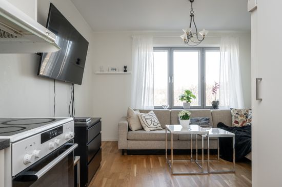 Bostadsrätt, Kansligränd 2, 4tr (8 trappor i hiss), Kvarnbergsplan, Huddinge