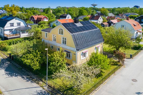 Villa, Brogatan 12, Holmen, Örebro