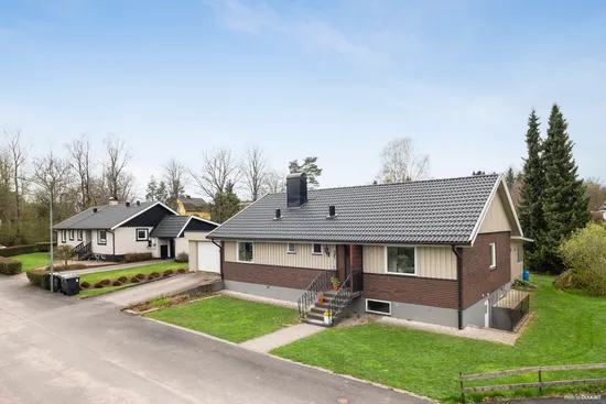 Villa, Blomstervägen 2, Hillared, Svenljunga