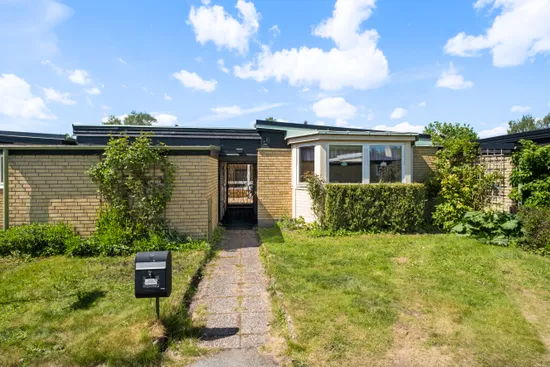 Villa, Radhus, Karpstigen 6, Tyresö Centrum, Tyresö