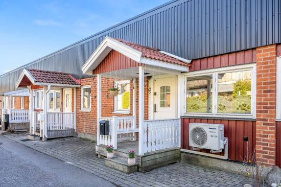 Radhus, Husarvägen 9, Viggestorp, Finspång