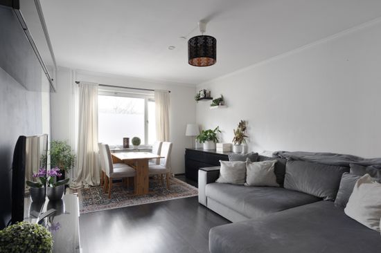 Bostadsrätt, Gröndalsvägen 1, Tumba Torg, Botkyrka