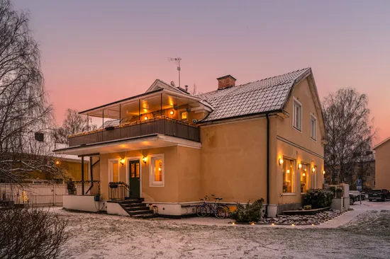 Villa, Järnvägsallén 12, Viggbyholm, Täby