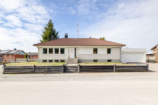 Villa, Ängsvägen 9, Grillby, Enköping