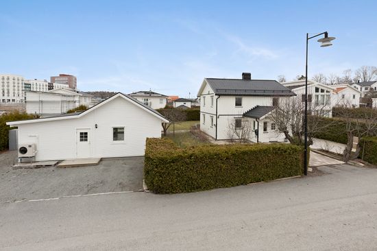 Villa, Kyrkoherdevägen 4, Barkarby, Järfälla