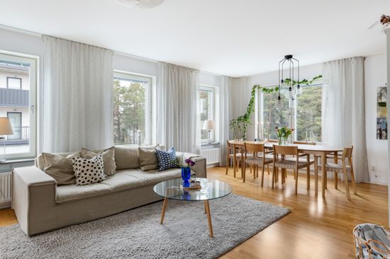 Bostadsrätt, Nytorpsvägen 46, högst upp, Norskogen Näsbypark, Täby