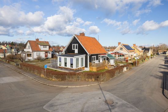 Villa, Granvägen 8, Centrum, Hjo