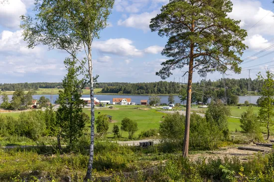 Tomt, Norrskogsbacken 1, Bro Sjöhagen, Upplands-Bro
