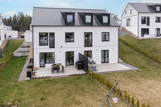 Radhus, Österängsvägen 23B, Gladö Kvarn, Huddinge