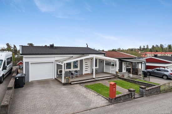 Radhus, Fatbursgatan 11, Kristineberg, Borås