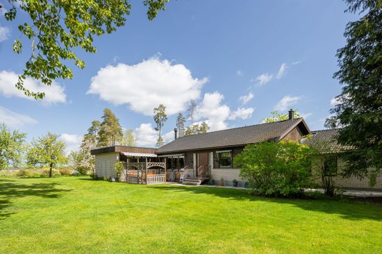 Villa, Hangelösa Skogsbäcken 1, Götene