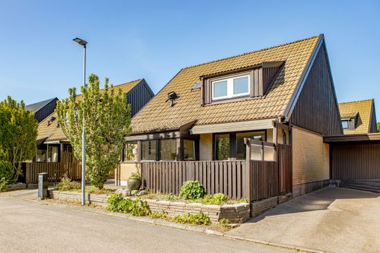 Villa, Kristinehöjdsvägen 5, Fajans/Nyby Gärde, Falkenberg