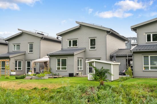 Villa, Radhus, Arningetorpsvägen 16C, Hägerneholm, Täby