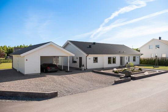 Villa, Julvägen 1, Replösa, Ljungby