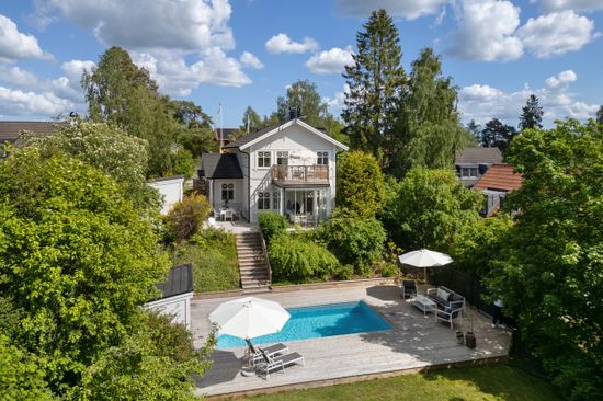 Villa, Krossbacken 11, Täby Kyrkby, Täby