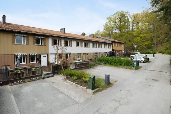 Bostadsrätt, Radhus, Vålbergavägen 307, Barkarby, Järfälla