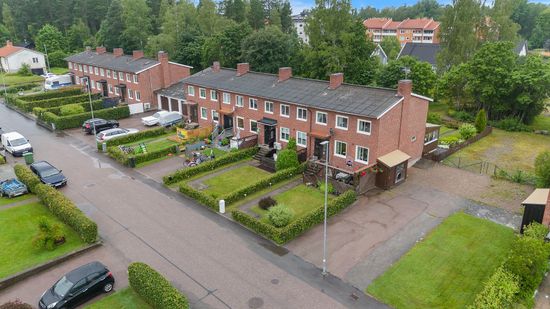 Radhus, Sagavägen 41C, Surahammar